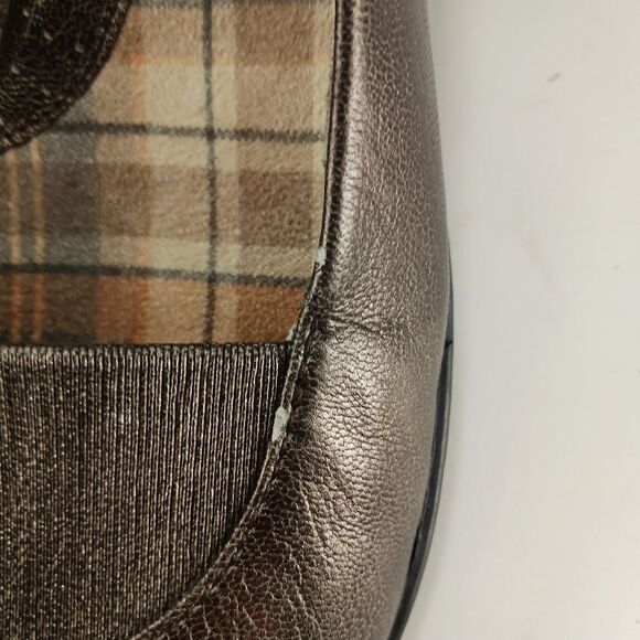 Born Flats Women's 8.5 Metallic  Brown/ Bronze Uppers. Stretch Comfort Non Slip. - Picture 2 of 10
